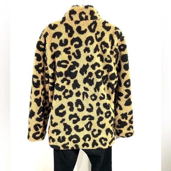Mud Pie Brady Sherpa Pullover Leopard Print - Picture 4 of 9